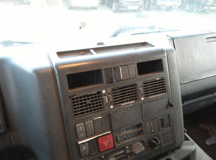 Usado 1996 IVECO  Eurotech 440E42 EURO 2 tractor unit
