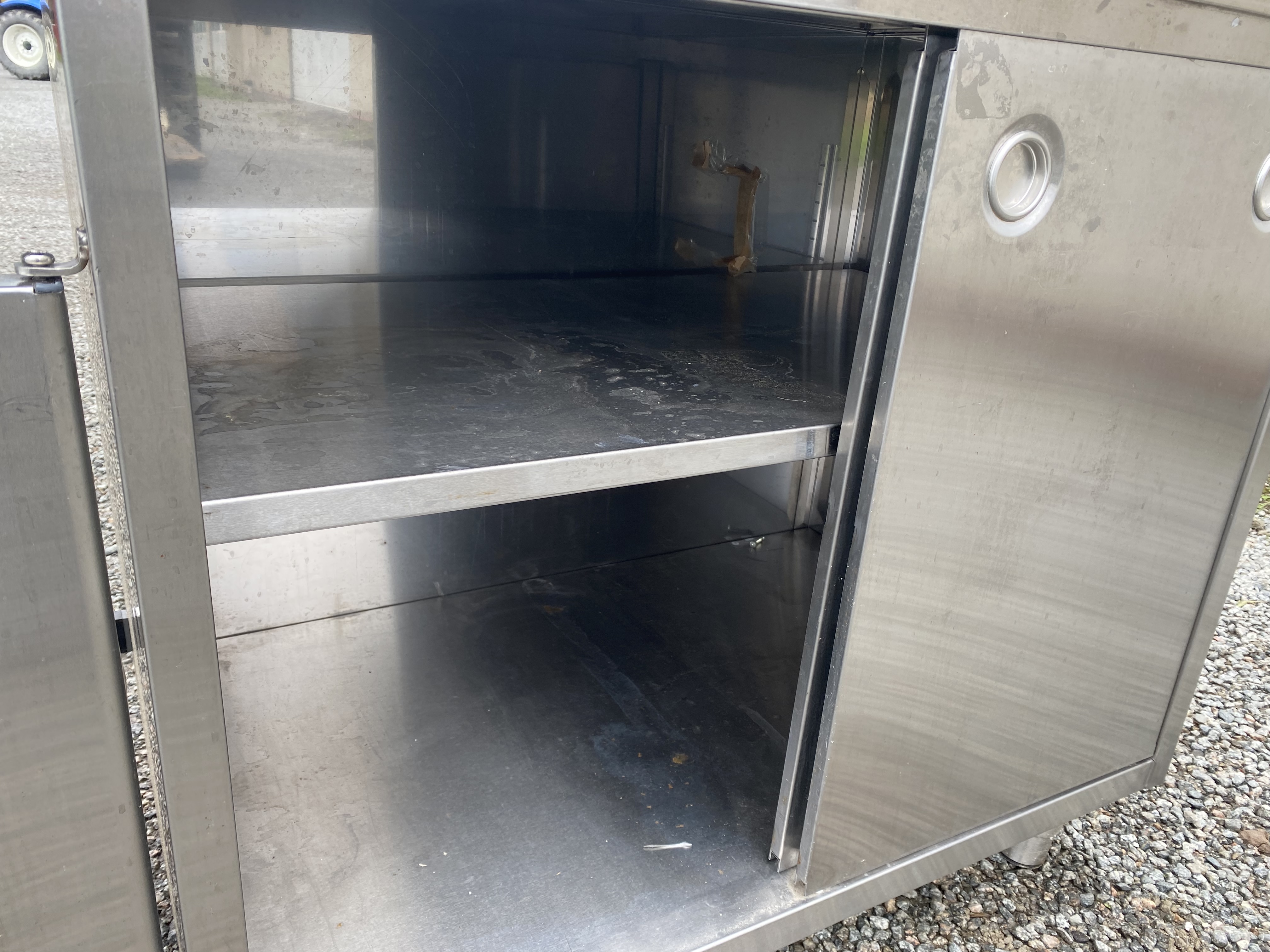 Begagnad Arbetsbänk med hyllor 180x65