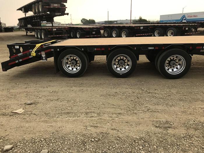 Used 2022 Lode King Tridem Step Deck with Ramps