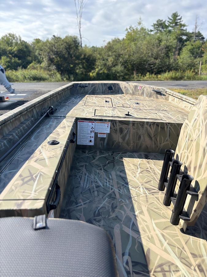 2026 Crestliner 1860 Retriever SC