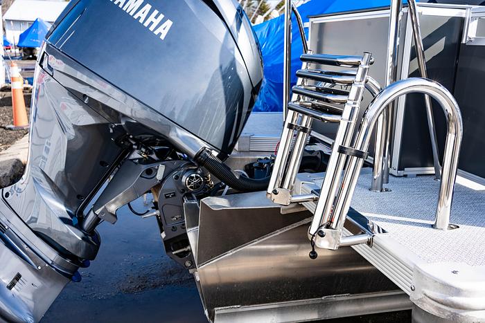 Avalon Venture 85 - 23' Center Console Fish