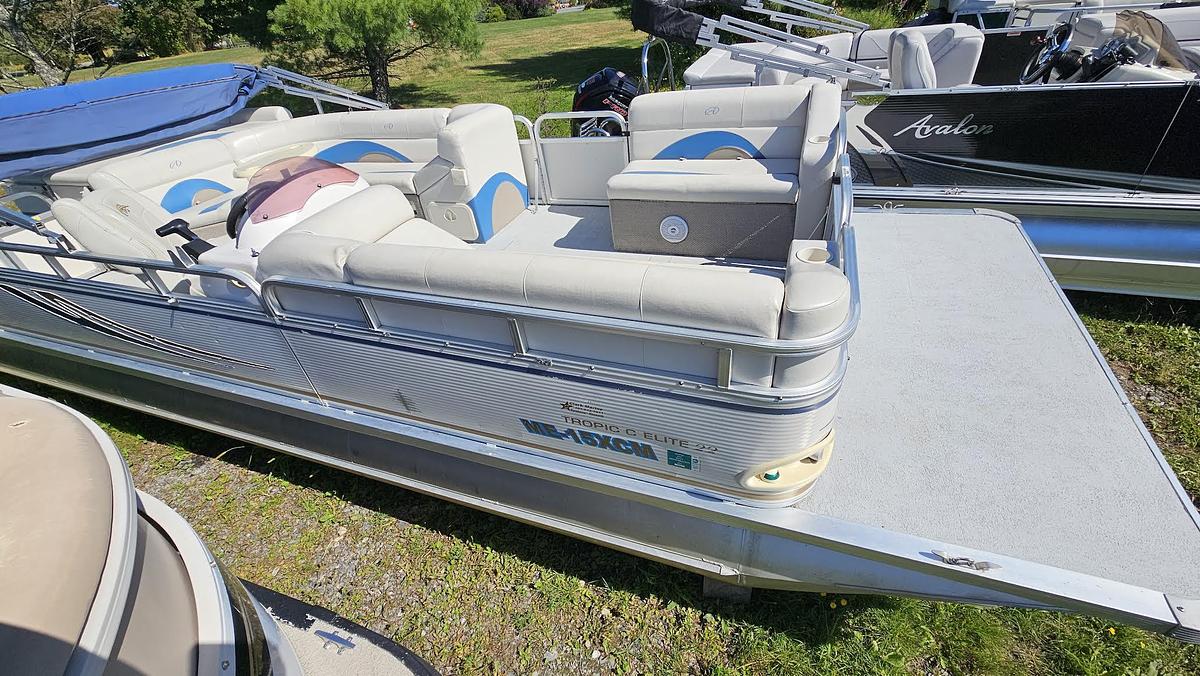 Used 2007 Avalon 22' Tropic