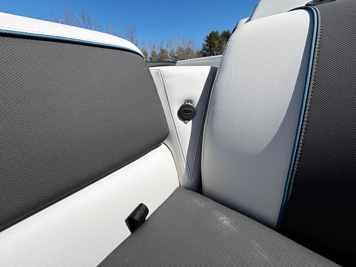 2026 Avalon 2185 VEN RF TRI