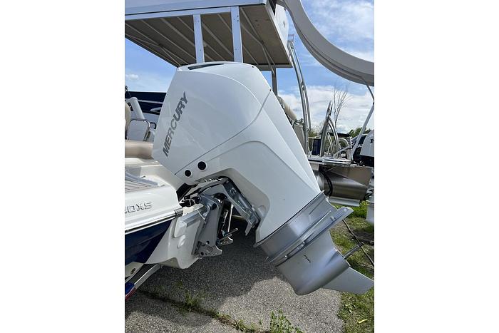 2024 CROWNLINE E220 XS CR-24-02
