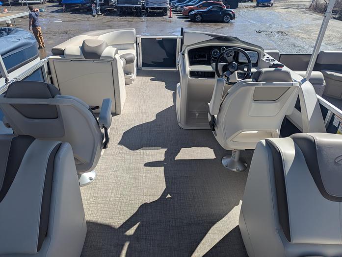 Used 2024 Avalon 2385 LSZ Quad Lounge