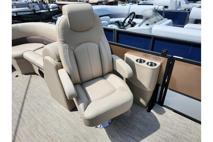 2024 BENTLEY PONTOONS 220 LEGACY NAV WIDE PORT GATE BP-24-07