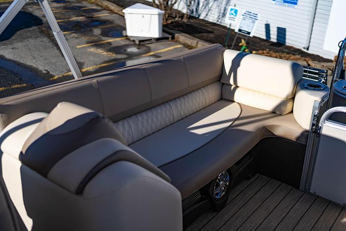 Used 2025 Avalon CATALINA 2385 QUAD LOUNGE