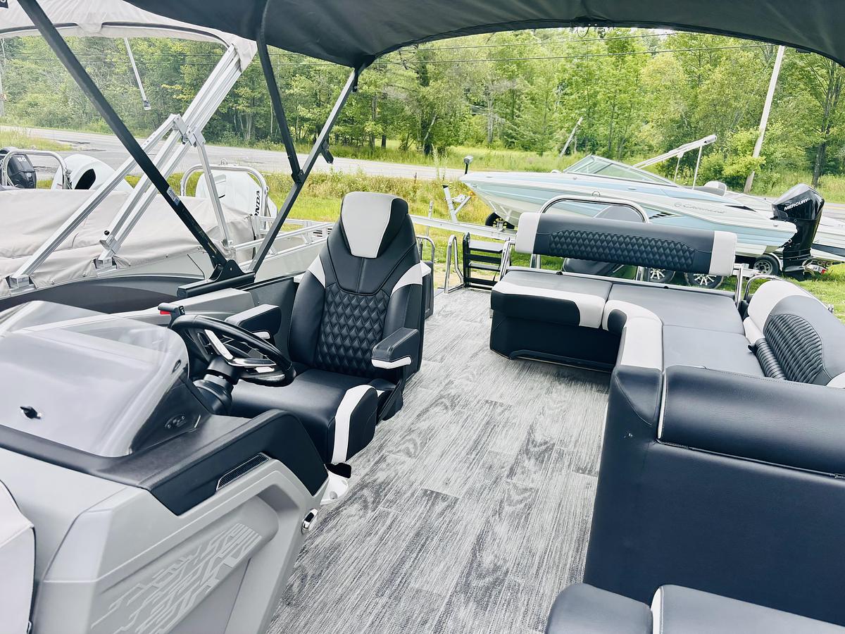 2026 Avalon 2385 CATALINA CRB TRI