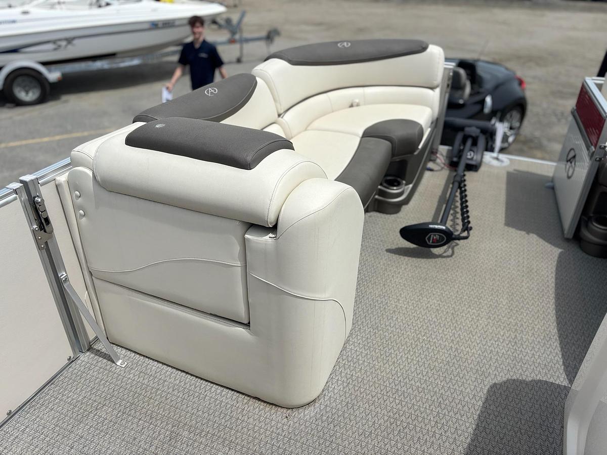 Used 2020 Avalon 2385 CATALINA QL