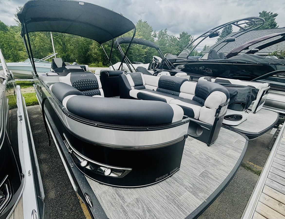 2026 Avalon 2385 CATALINA CRB TRI