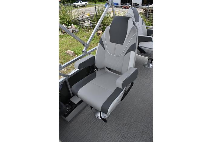 2025 AVALON VENTURE 2385 REAR FISH AV-25-14