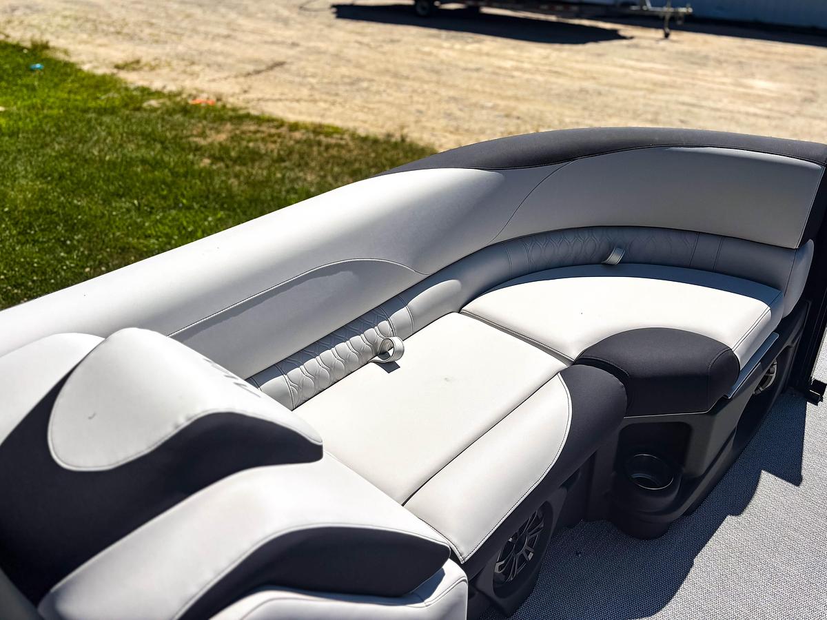 2026 Avalon 1985 LSZ CR TRITOON