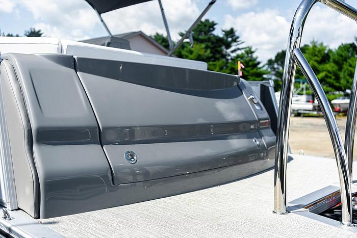 2025 AVALON 2385 CATALINA REAR J LOUNGE