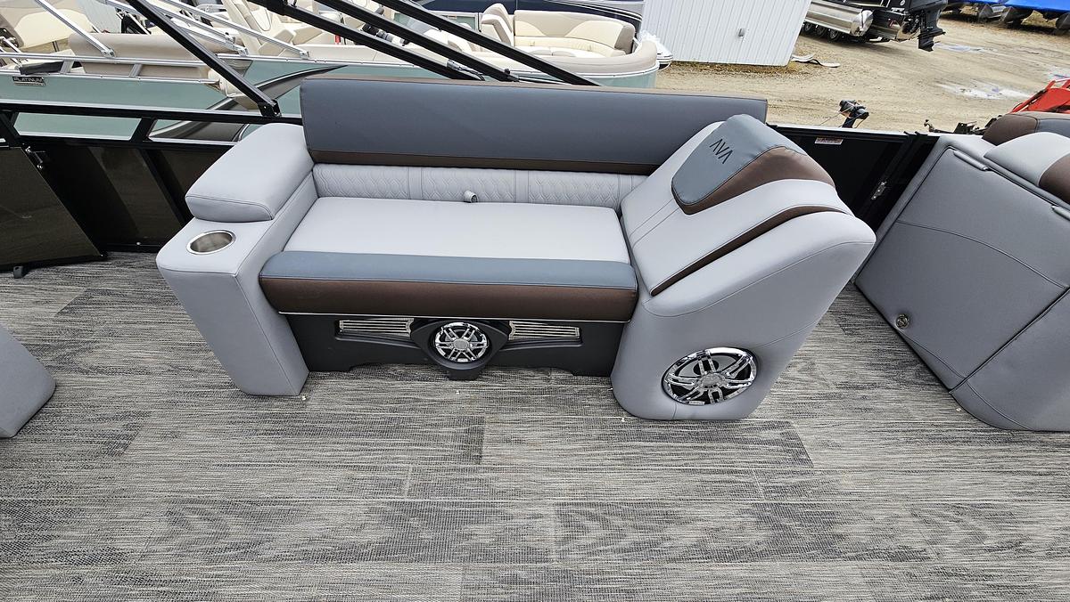 2026 Avalon 2385 LSZ EL TRITOON MERC 200