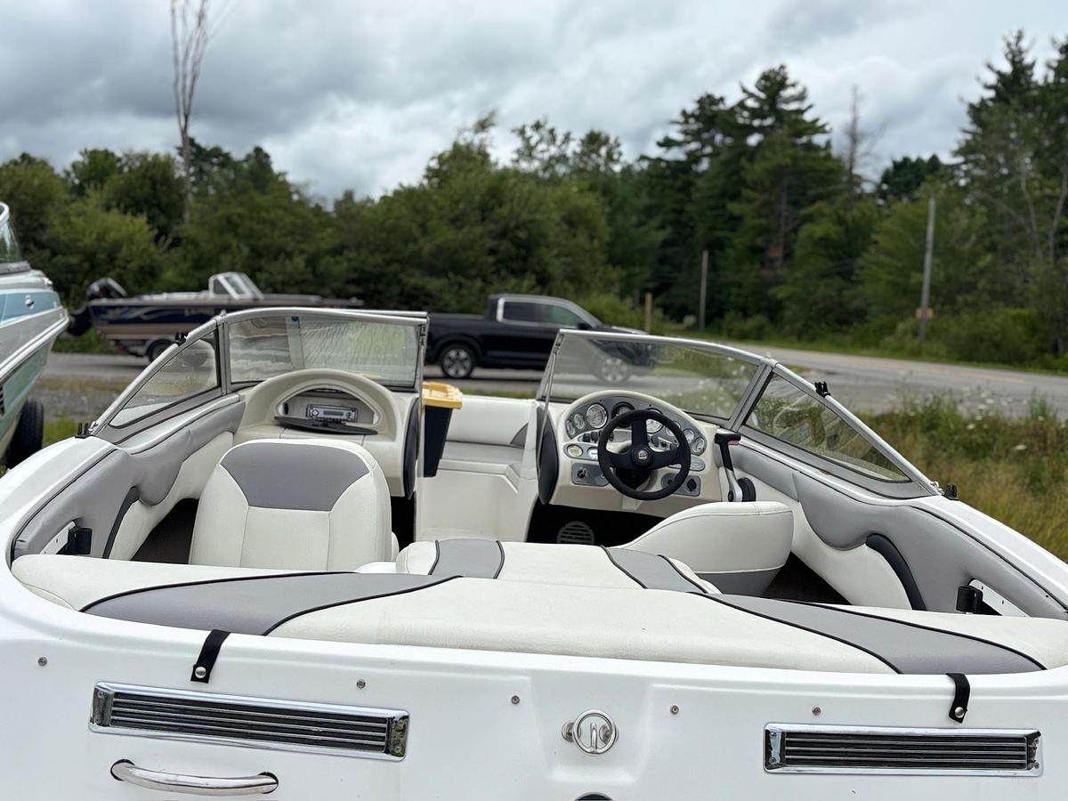 Used 2007 Mariah SX19
