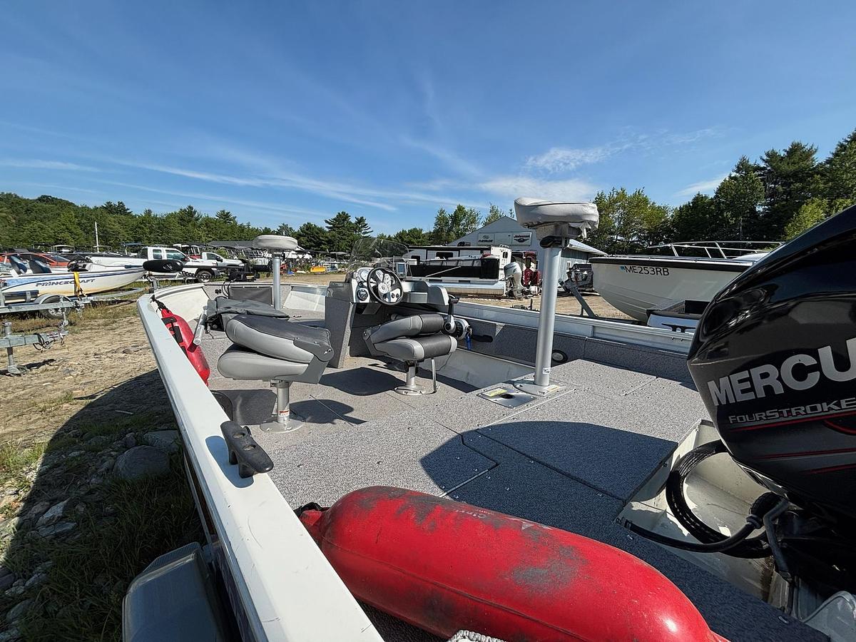 Used 2017 Crestliner 1600 Vision