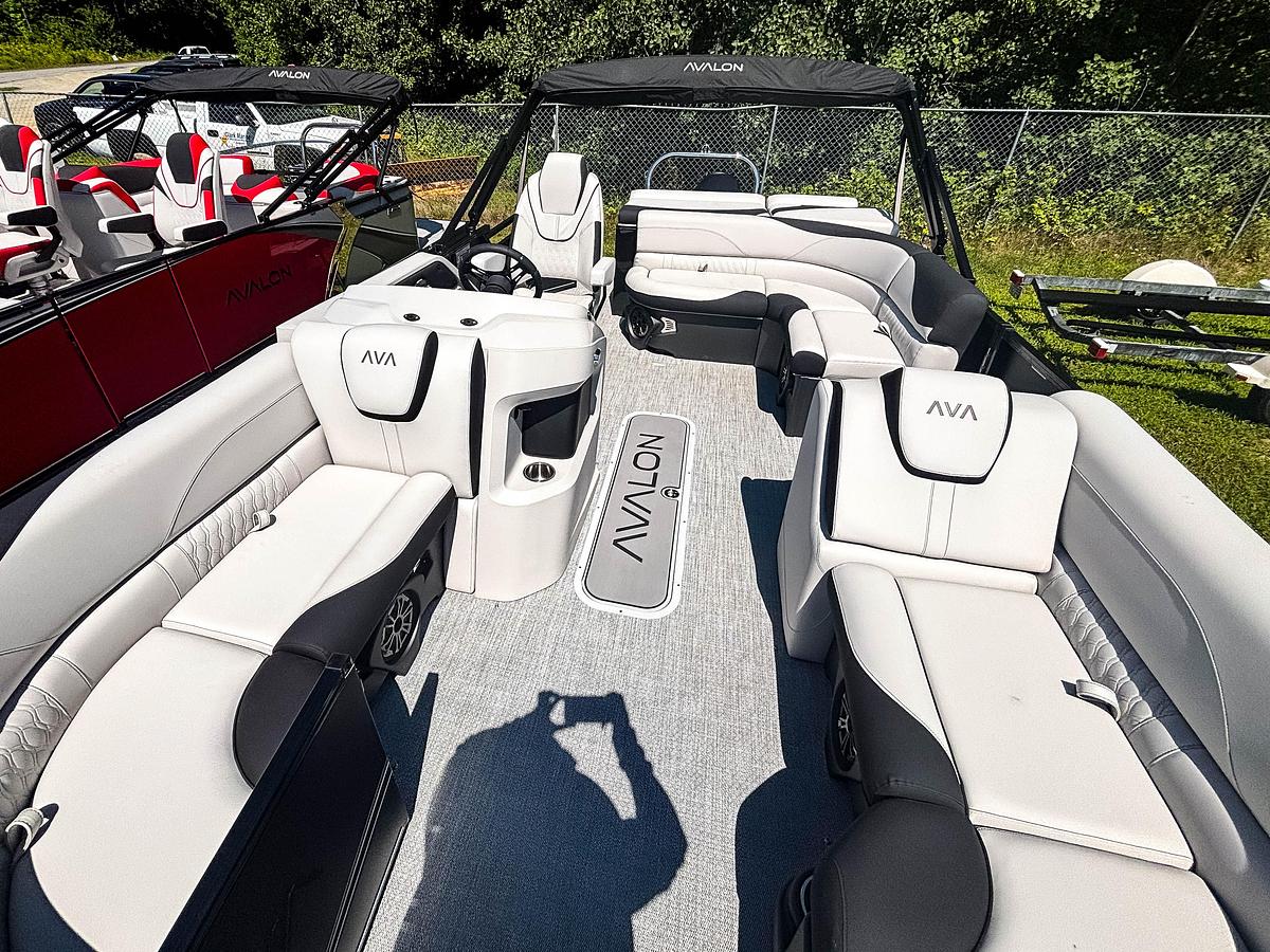 2026 Avalon 1985 LSZ CR TRITOON