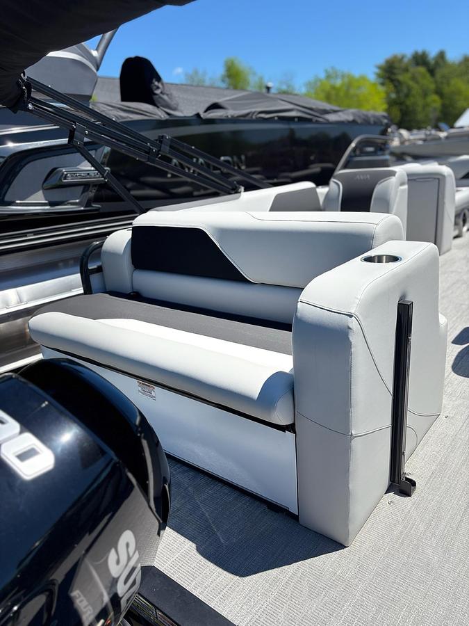 2026 Avalon 2180 VENTURE CRB