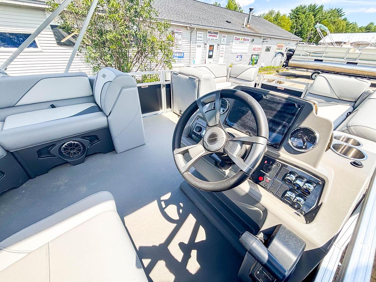 2025 Avalon 2180 Venture RF