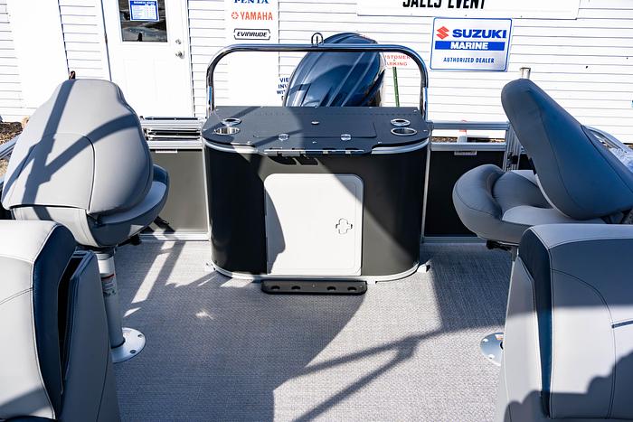 Avalon Venture 85 - 23' Center Console Fish