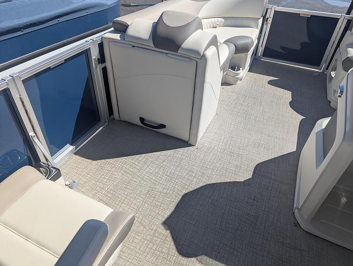 Used 2024 Avalon 2385 LSZ Quad Lounge