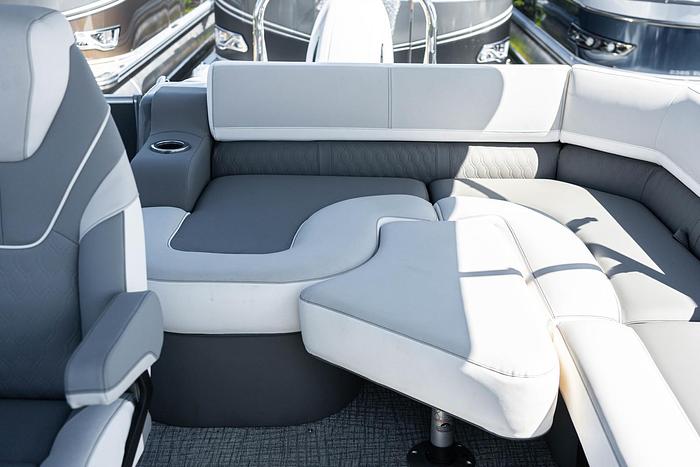 2025 AVALON 2385 CATALINA REAR J LOUNGE