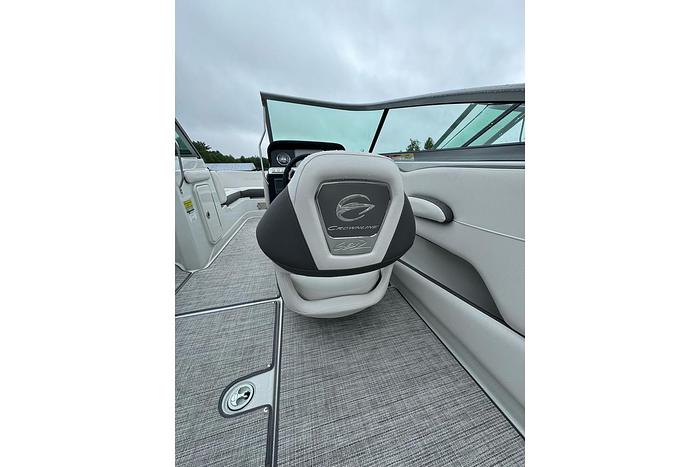 2025 CROWNLINE E220XS CR-25-01