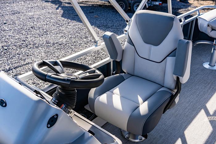 Avalon Venture 85-21' Rear Fish