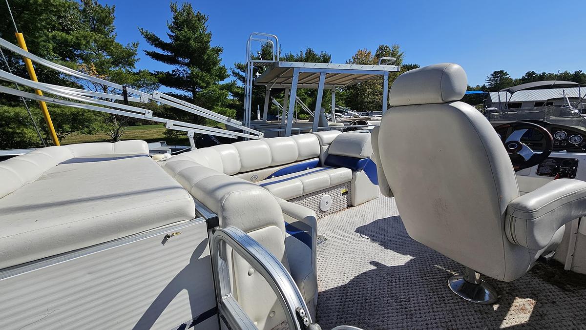 Used 2007 Avalon 20' Paradise