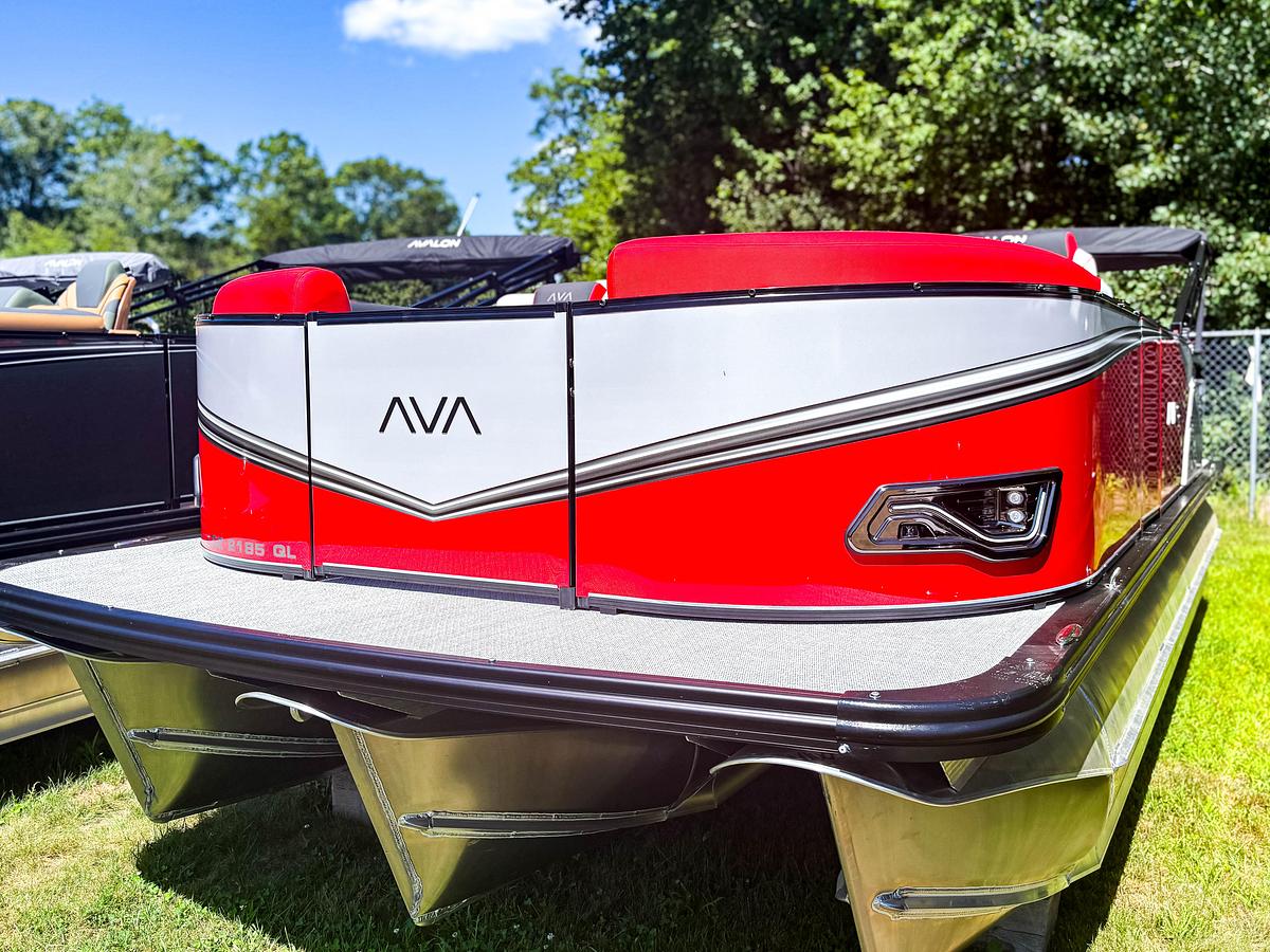 2026 Avalon 2185 LSZ QL TRITOON