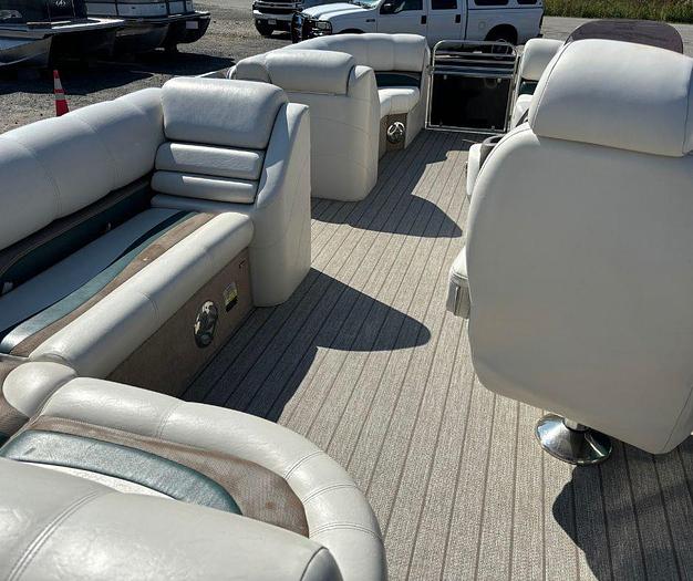 Used 2011 AVALON 2285 PARADISE EL GREEN