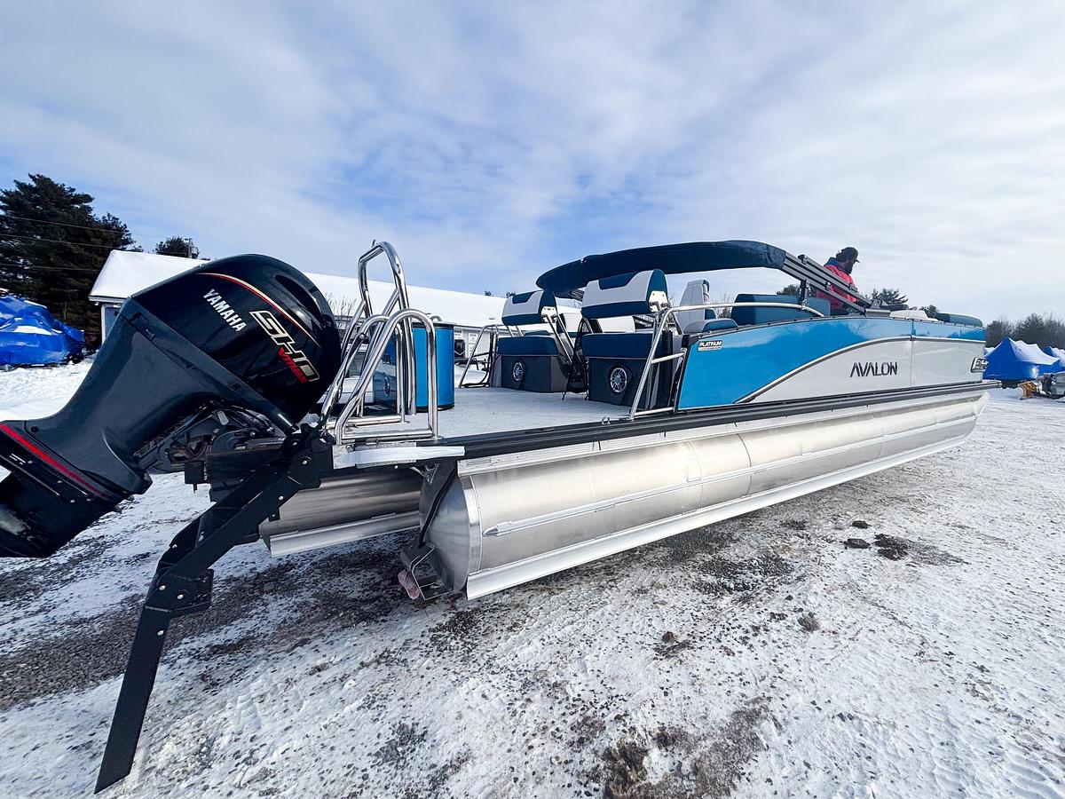 2026 Avalon 2385 CATALINA VRB