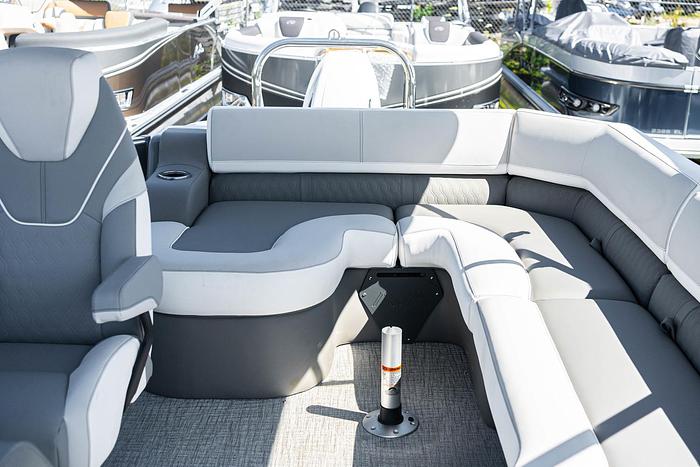 2025 AVALON 2385 CATALINA REAR J LOUNGE