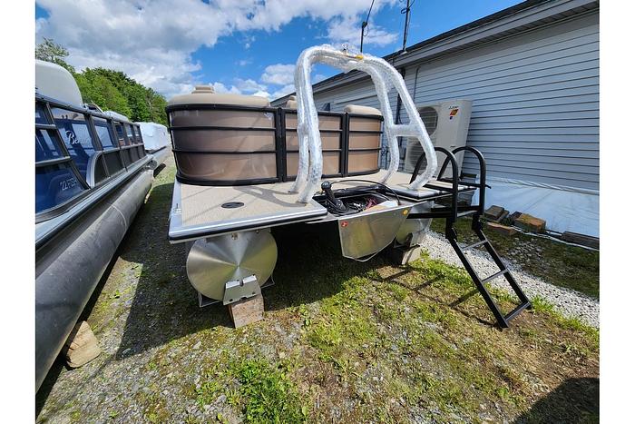 2024 BENTLEY PONTOONS 220 LEGACY NAV WIDE PORT GATE BP-24-07