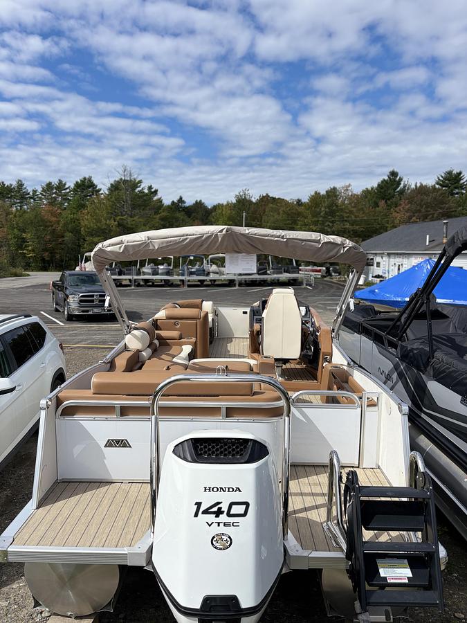 2026 Avalon 2385 Catalina Versatile Rear Lounge