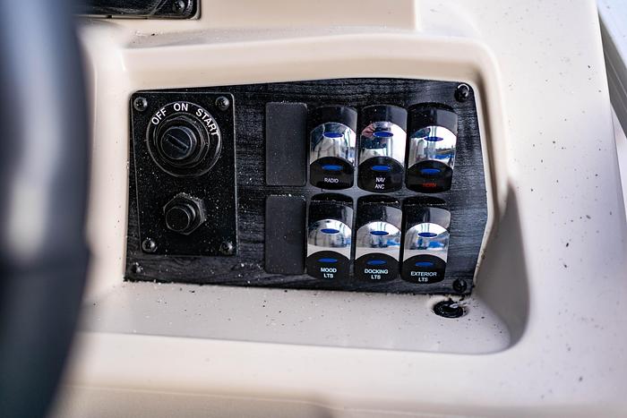 2025 Avalon Venture 2385 Versatile Rear Bench