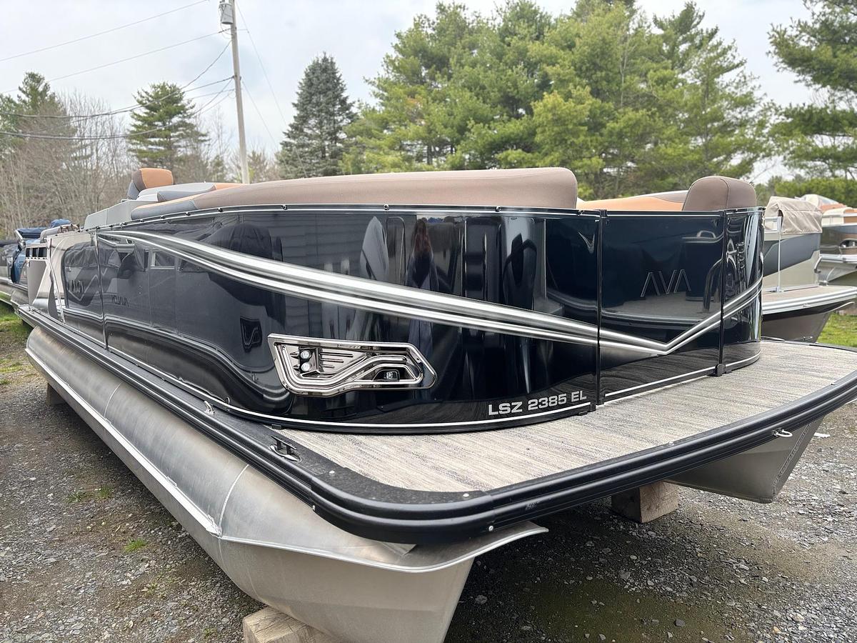 Used 2026 Avalon LSZ 23' Elite