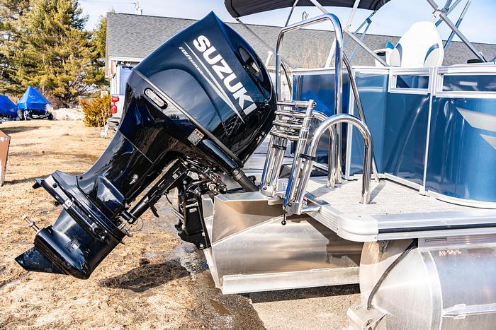 Avalon Venture 85-21' Rear Fish