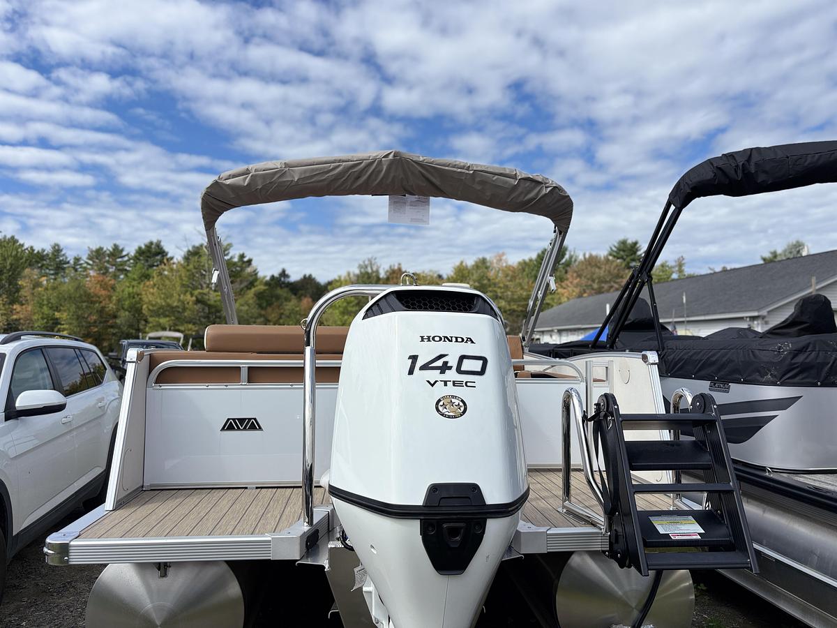 2026 Avalon 2385 Catalina Versatile Rear Lounge