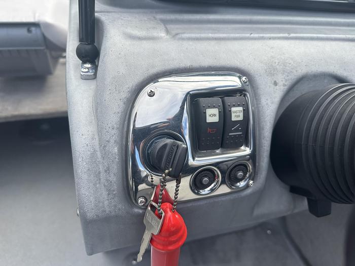 Used 2010 Sylvan Expedition 1700