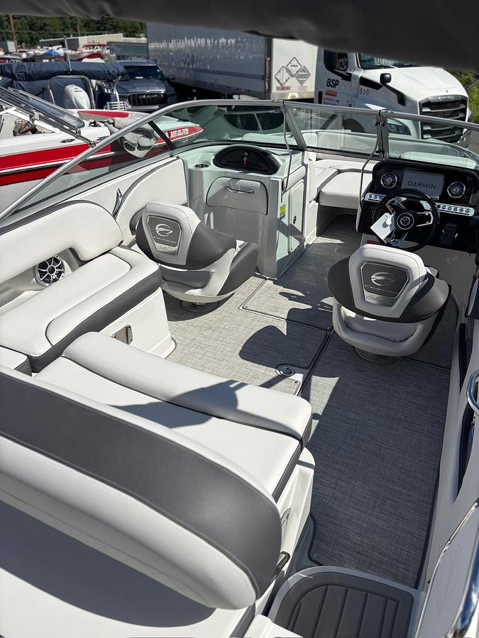 2027 Crownline E220XS