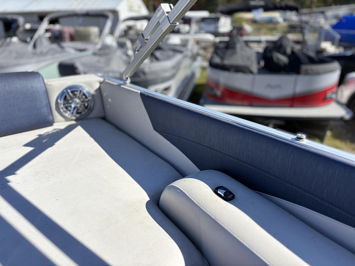 Used 2020 Avalon 2785 CATALINA RL PLATINUM