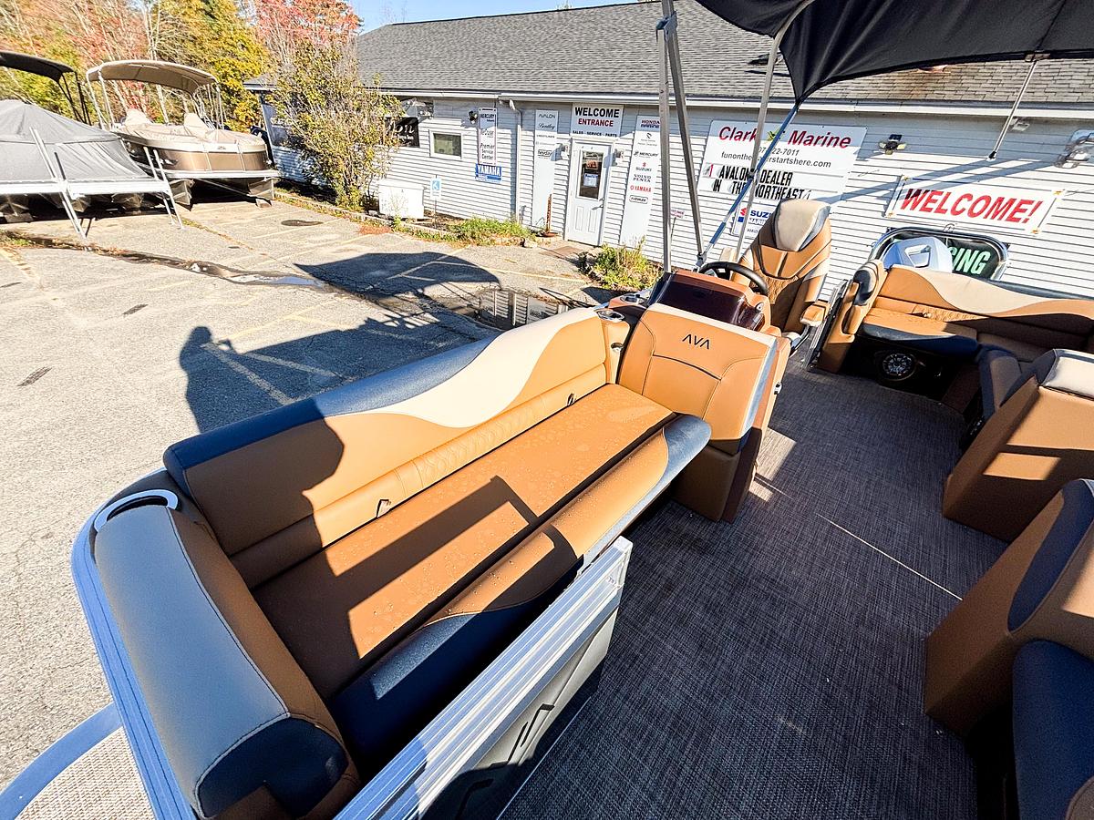 2026 Avalon 1980 VEN CR TRITOON