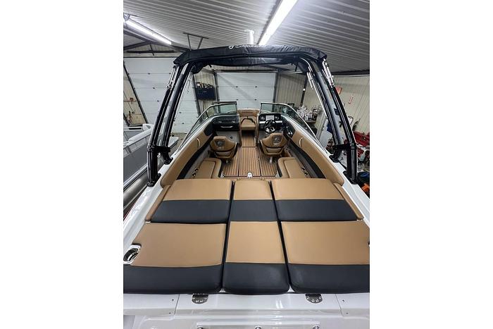 2024 CROWNLINE 240 SS CR-24-03