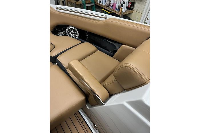 2024 CROWNLINE 240 SS CR-24-03