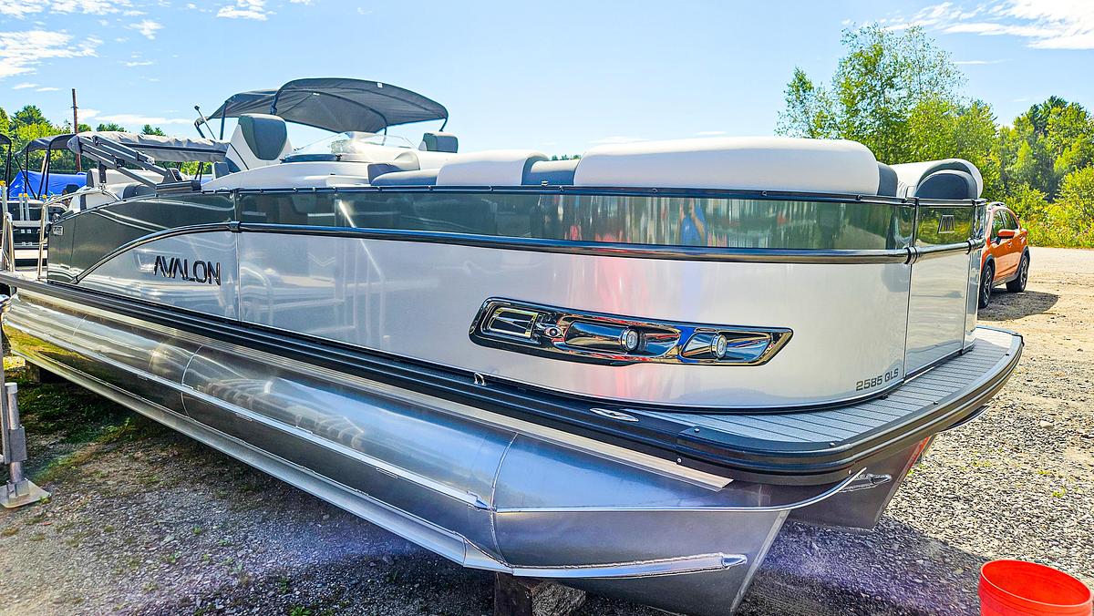 2026 Avalon 2385 CATALINA QLS TRITOON