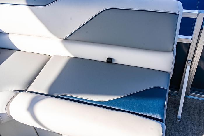 Avalon Venture 85-21' Rear Fish