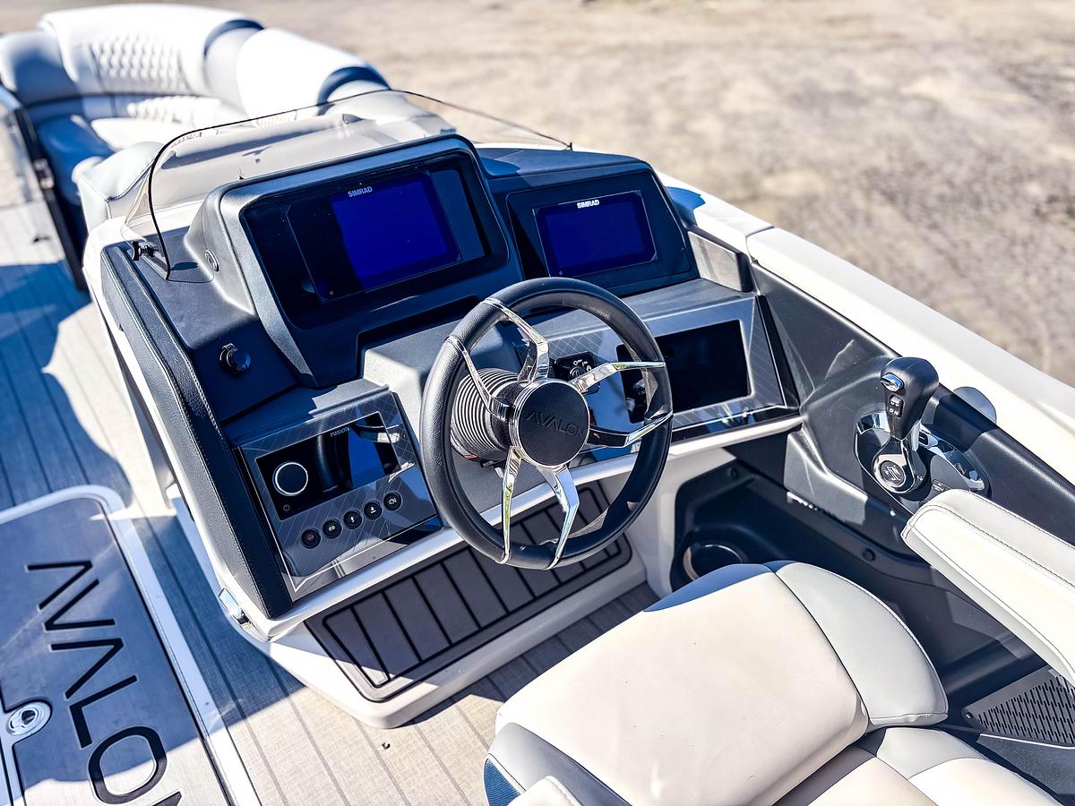 Used 2026 Avalon 2585 Excalibur LTD QLS