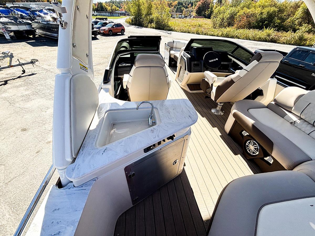 2026 Avalon 2585 Excalibur LTD ELITE WINDSHIELD HONDA BF250