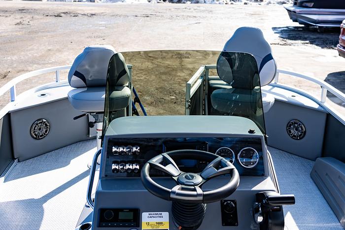 Avalon Venture 85 - 23' Center Console Fish